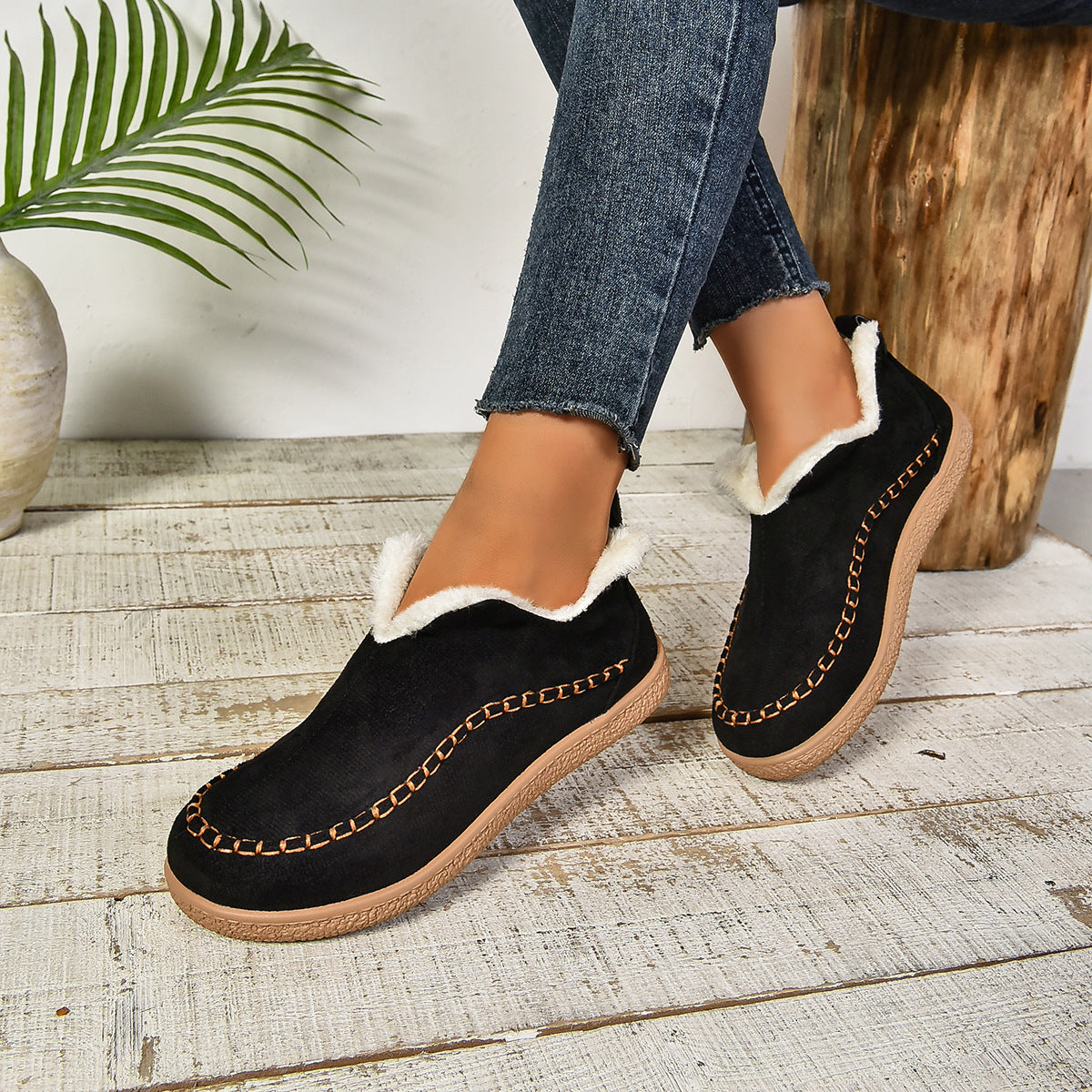 EaseLane women's fleece-lined winter slip-on shoes – black shoes worn from the front